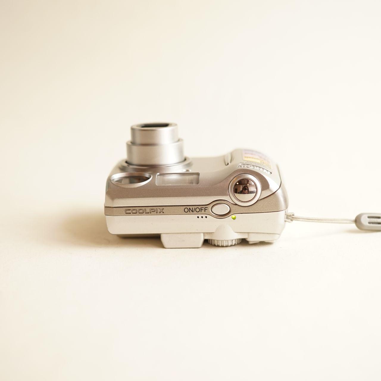 Nikon Coolpix 5600 Digital Camera | 5.1MP | Tested & Working | Silver