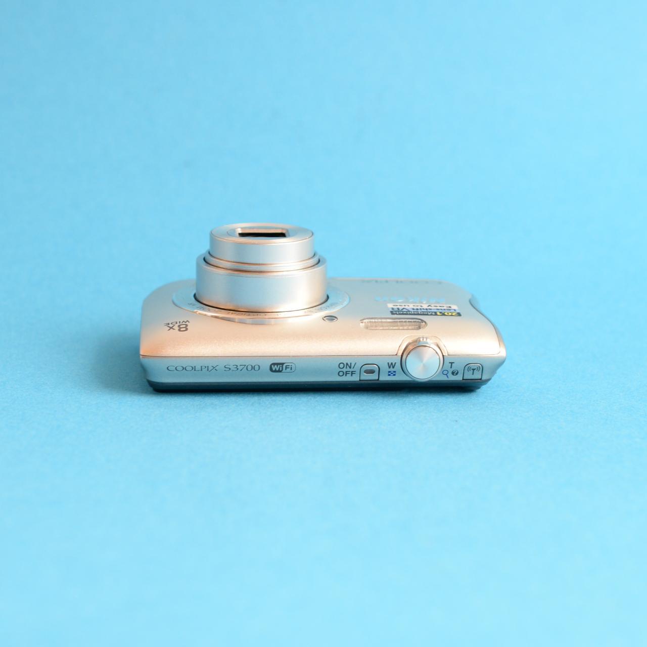 Nikon Coolpix S3700 Digital Camera | 20.1MP | Tested & Working | Silver