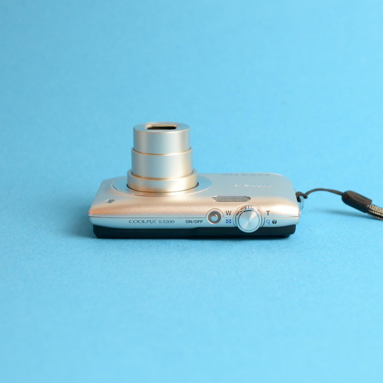 Nikon Coolpix S3200 Digital Camera | 16MP | Tested & Working | Silver