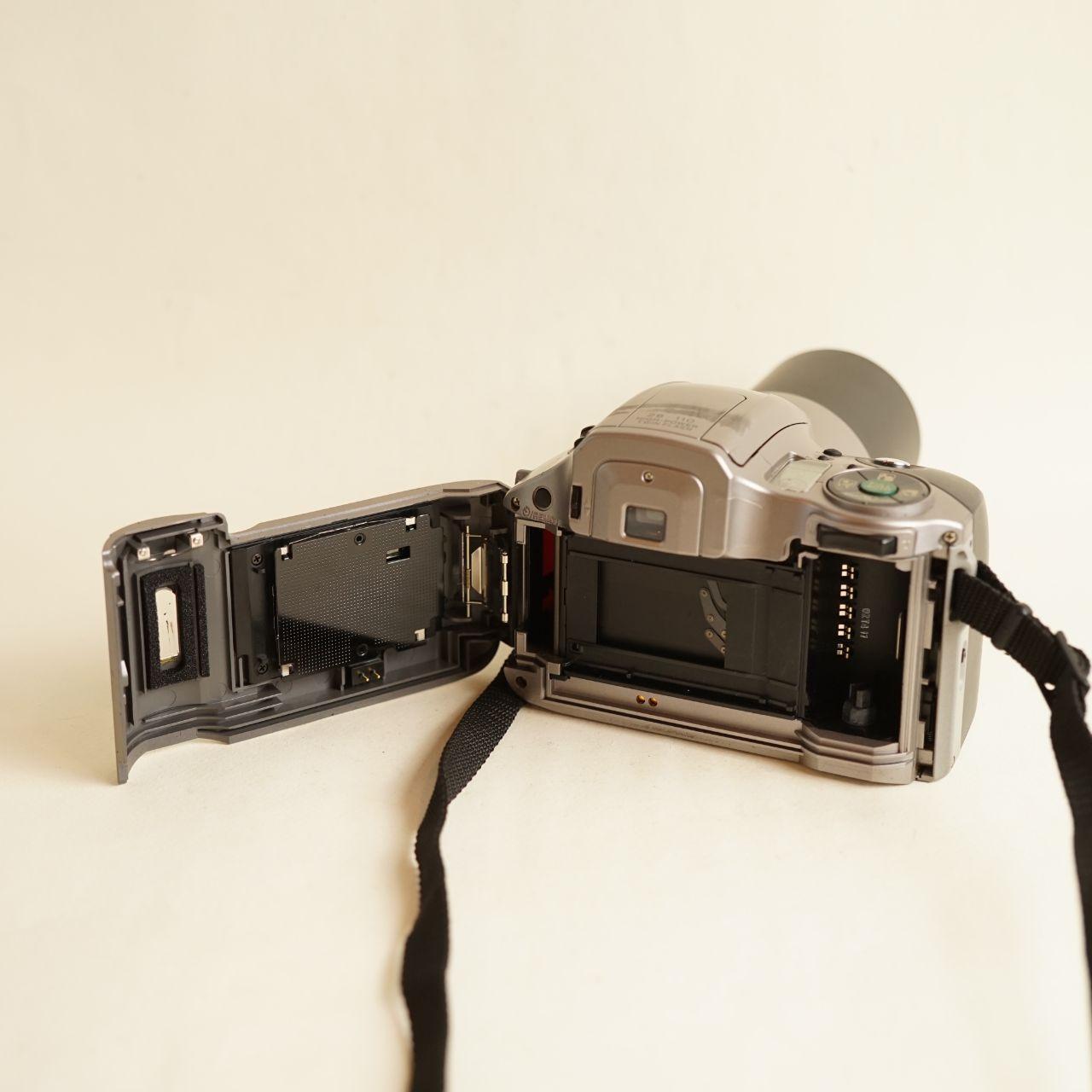 Olympus IS-200 Film Camera | 35mm SLR Zoom | Tested & Working | Silver