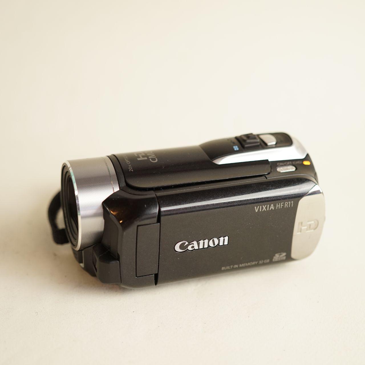 Canon Vixia HF R11 Digital Camcorder | 32GB Internal Memory | Tested & Working | Black