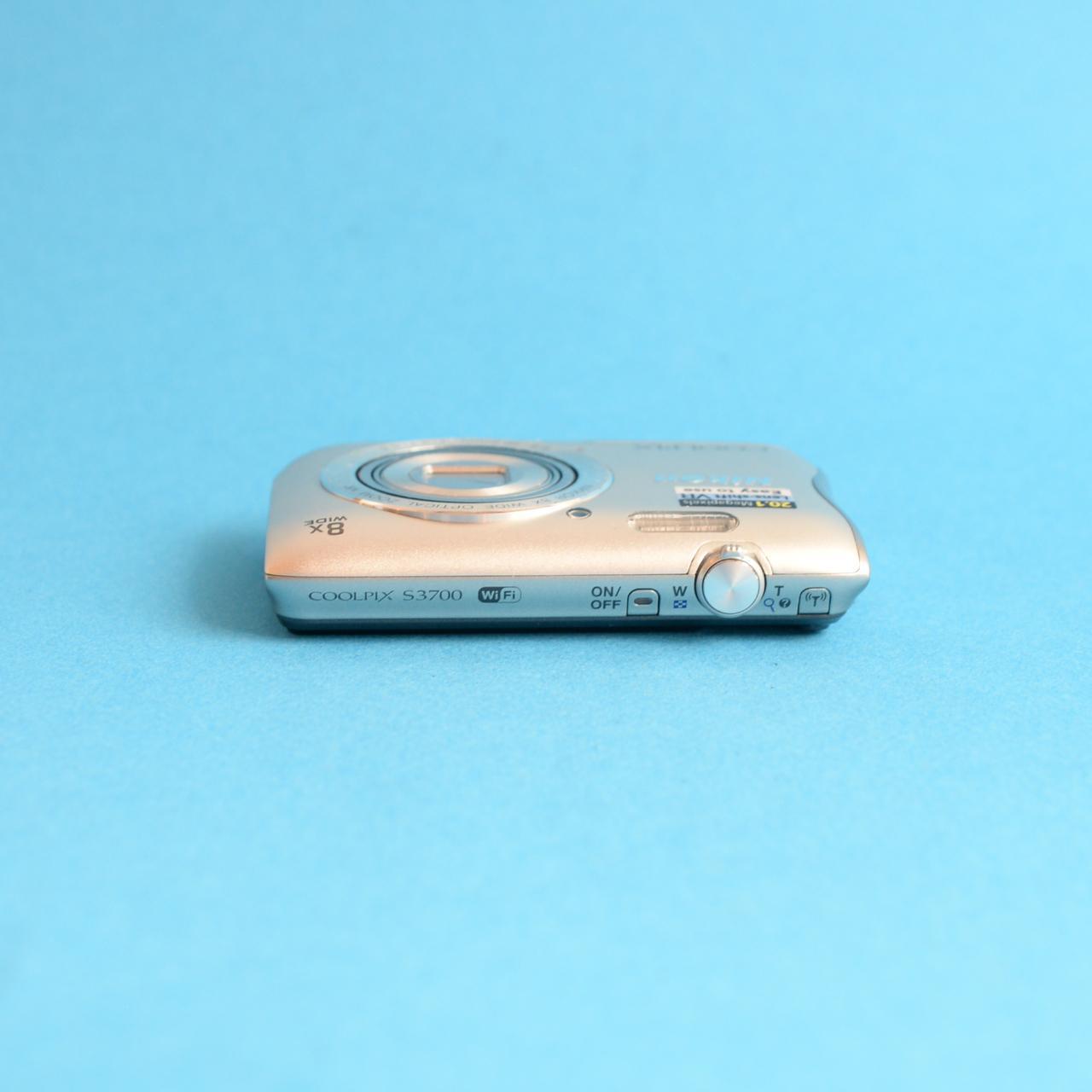 Nikon Coolpix S3700 Digital Camera | 20.1MP | Tested & Working | Silver