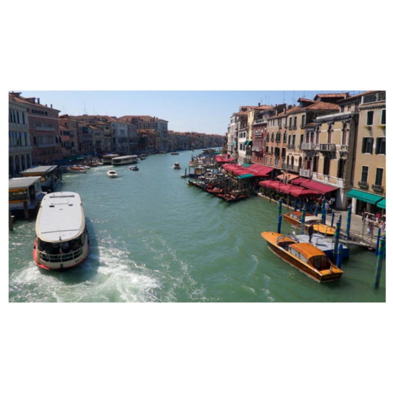 Samsung TL220 Digital Camera | 12.2MP | Tested & Working | Black w/ Red Trim