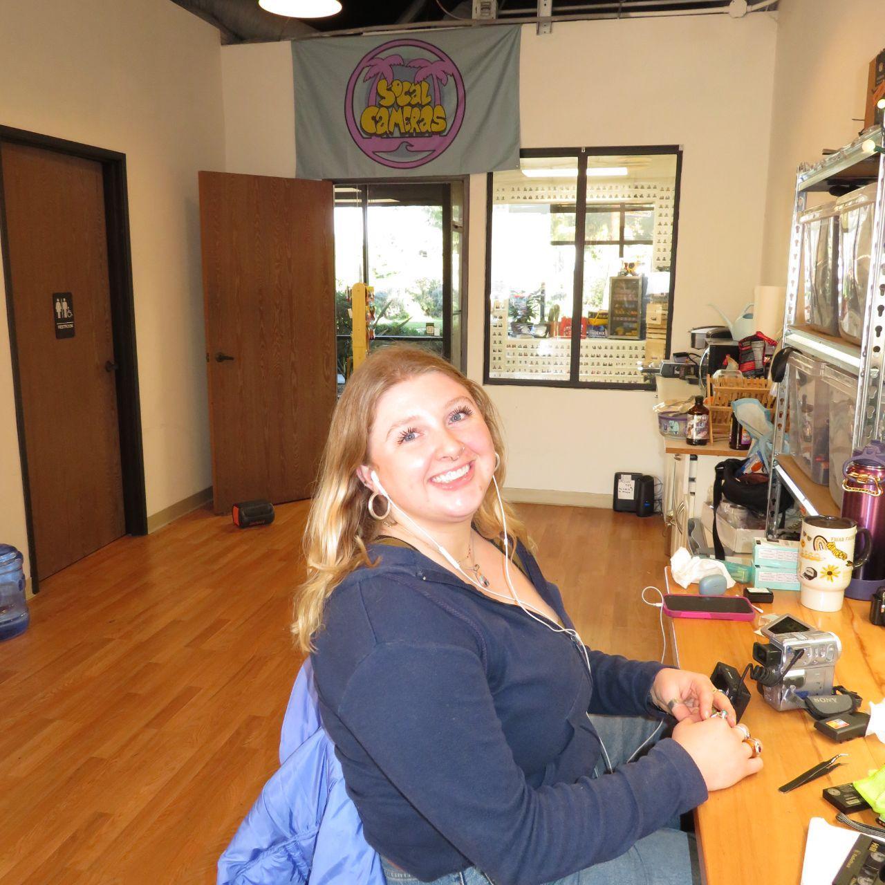 Canon PowerShot SX720 HS Digital Camera | 20.3MP | Read Description | Red