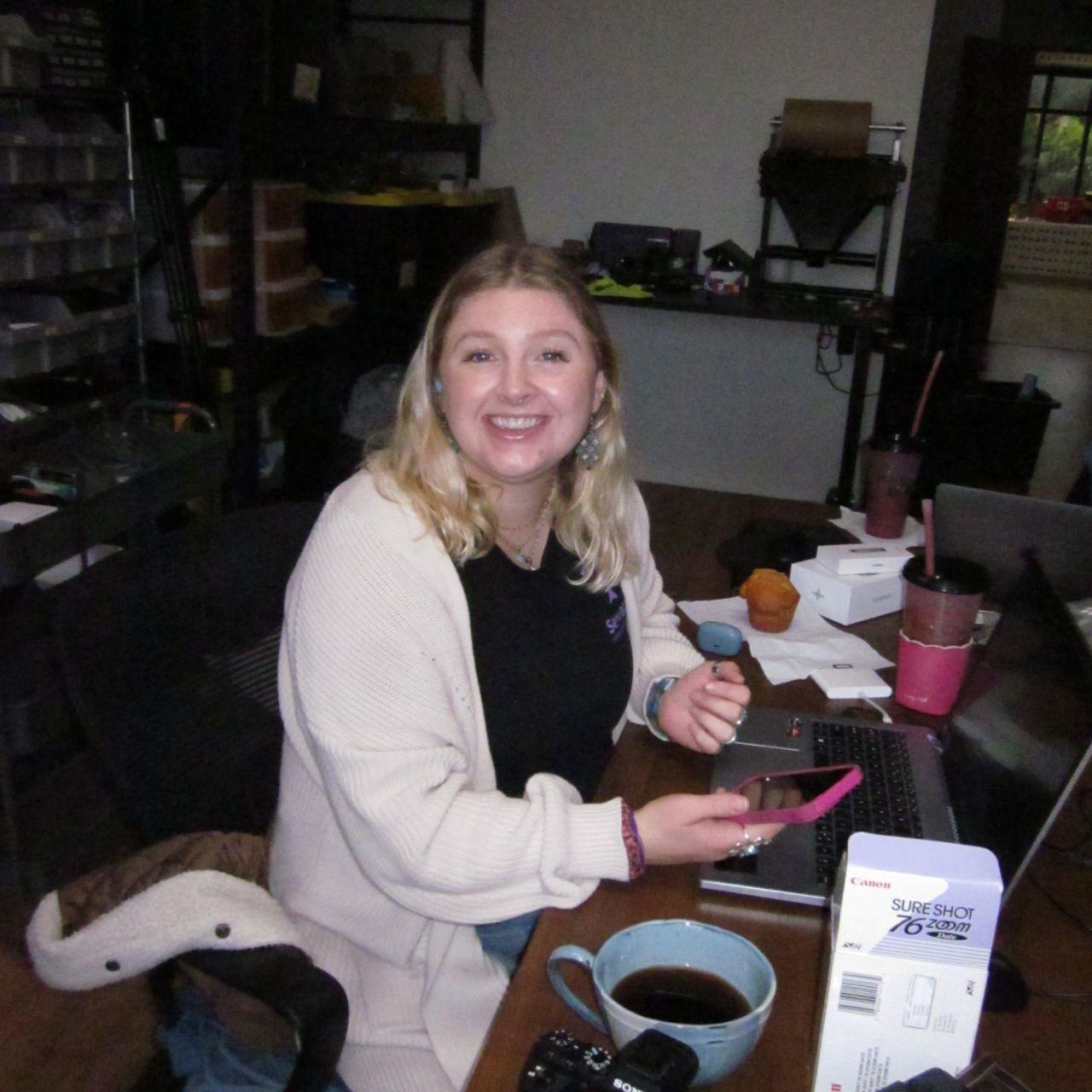 Canon PowerShot SD1300 IS Digital Camera | 12.1MP | Tested & Working | Pink